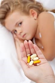 Hậu quả khôn lường từ việc lạm dụng kháng sinh cho trẻ 